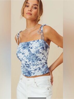 NWT Kourt Floral Tie-Shoulder Cami Top - Blue and White